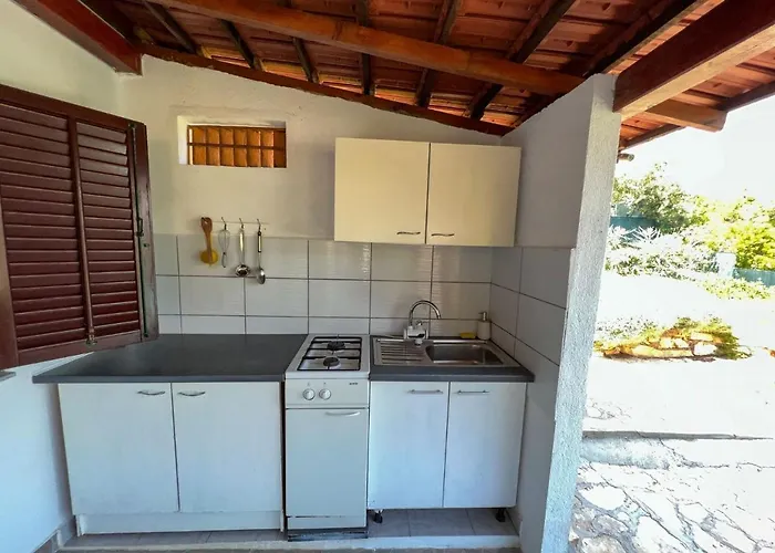 Robinson Ina 2 * Selca kod Bogomolja