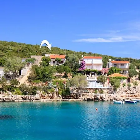 Robinson Ina 2 * Selca kod Bogomolja