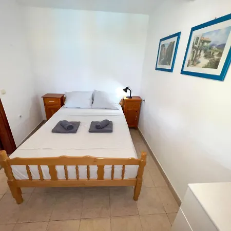 Semesterbostad Robinson Ina 2 Selca kod Bogomolja