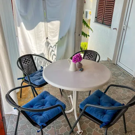 Semesterbostad Robinson Ina 2